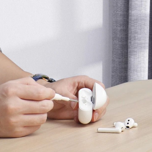 Earphone Cleaning Pen Kit Soft Brush, Metal Tip, Flocking Sponge For Airpods & Earbuds black