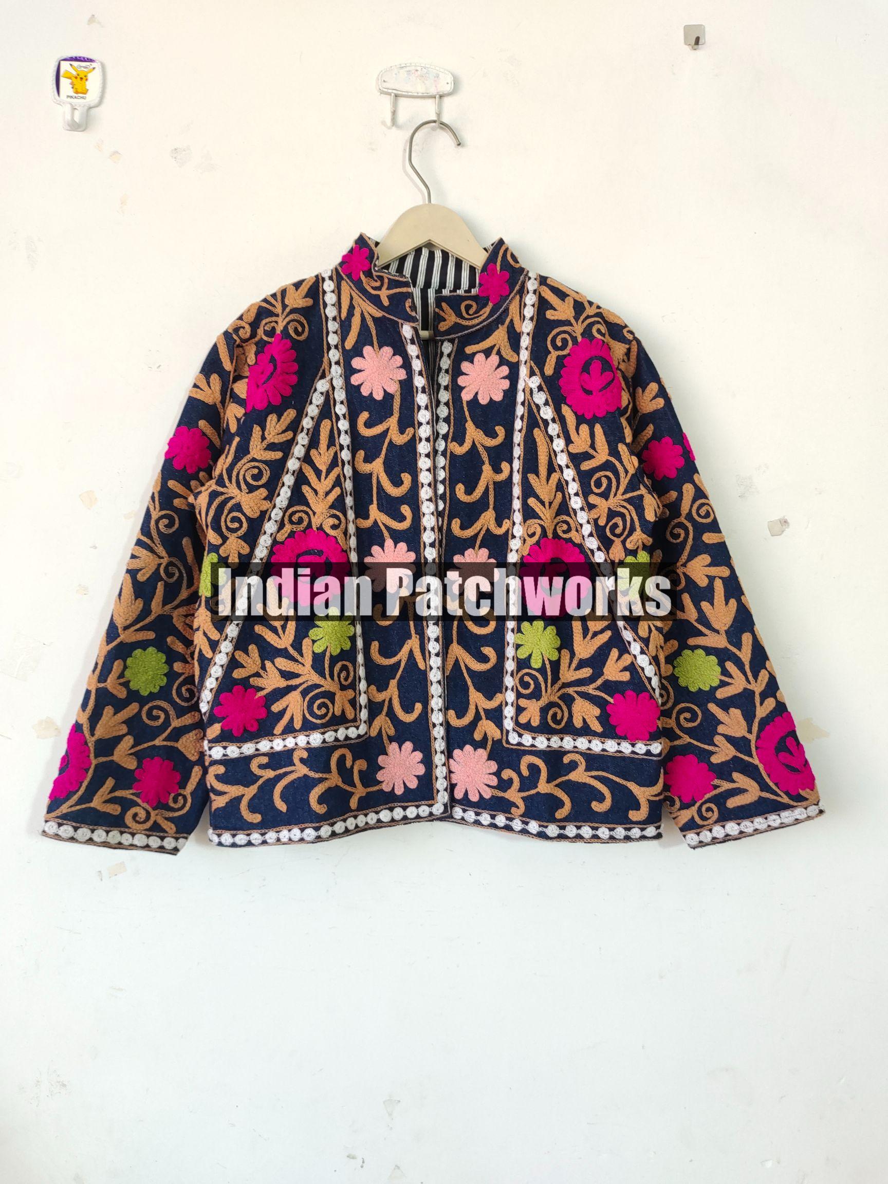 Manteau Suzani bohème pour femme - Veste Suzani en denim brodée à la main - Veste Suzani en denim pur, tissu en jean - Veste Suzani brodée en denim