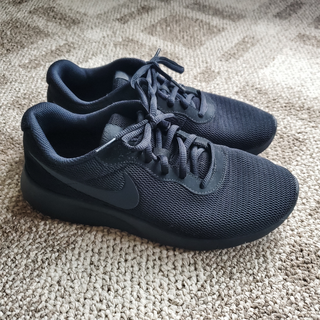 Nike Shoes | Black Nike Tanjun Tennis Shoes | Color: Black | Size: 7