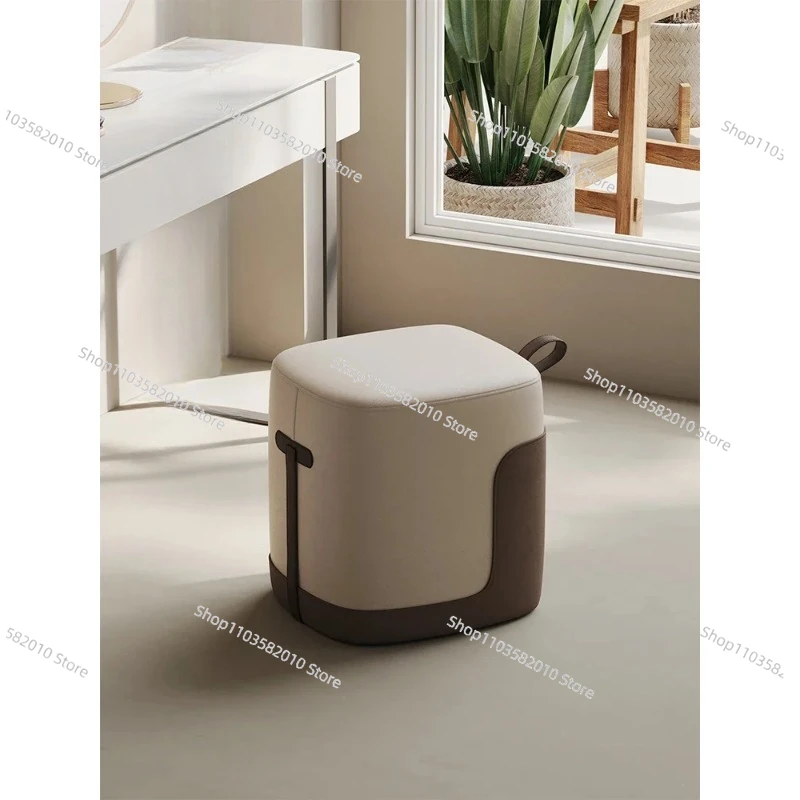 Moderner Luxus-Schminkhocker - Hochwertiger Make-up-Stuhl für Schlafzimmer, im Ins-Stil Image