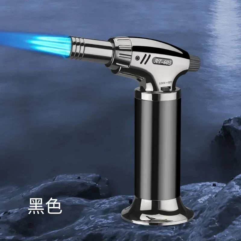 Küchen-Flammenwerfer Leistungsstarkes Dreiflammiges Gerades Großflammen-Feuerzeug Leuchtendes Outdoor-Flammenpistole Butan-Turbo-Zigarren-Gasfeuerzeug Image