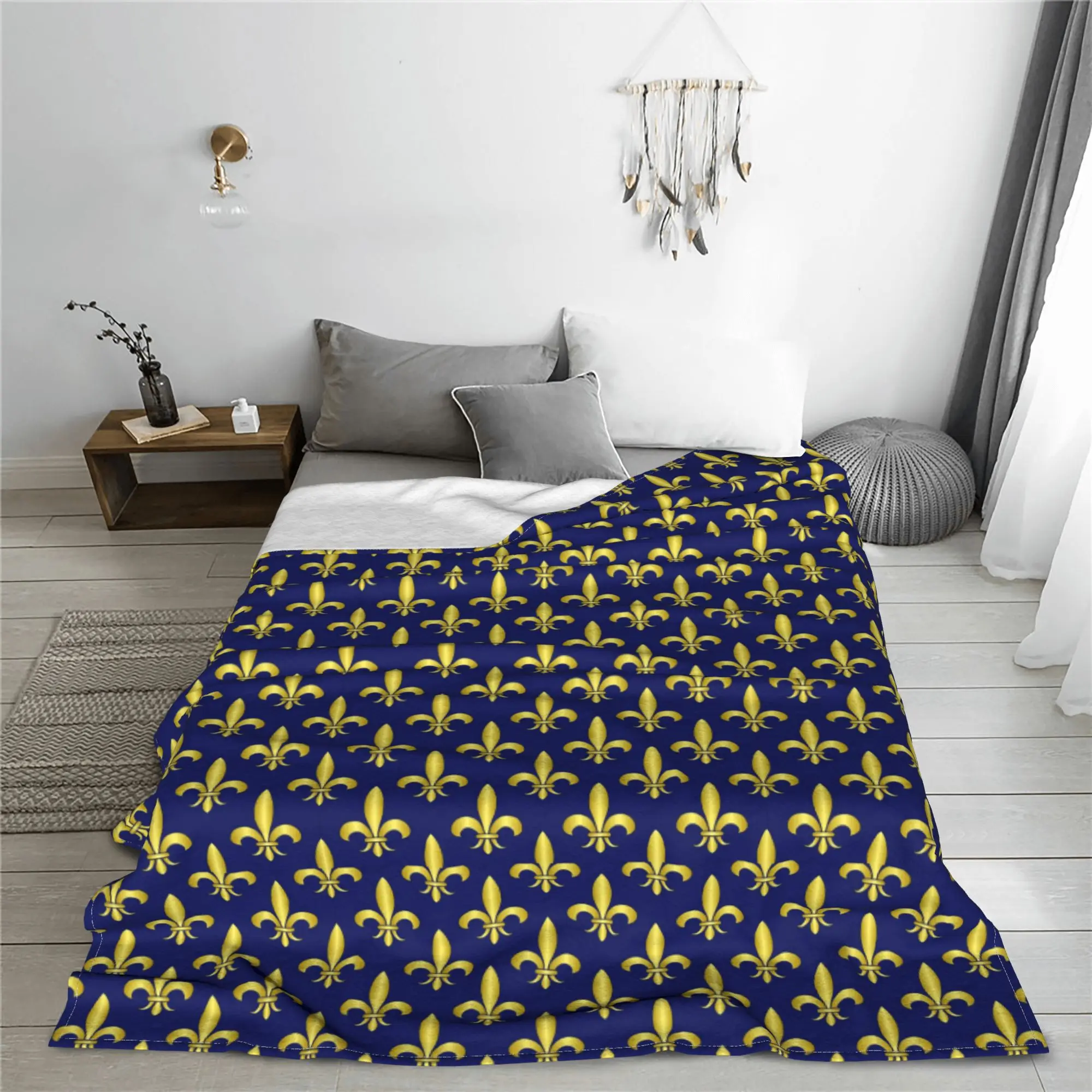 Goldblaue Fleur De Lis Royal Lily Decken, warme Flanell-Sofa-Überwurfdecke für Zuhause, Schlafzimmer, Büro, Überwürfe, Tagesdecke, Steppdecke Image