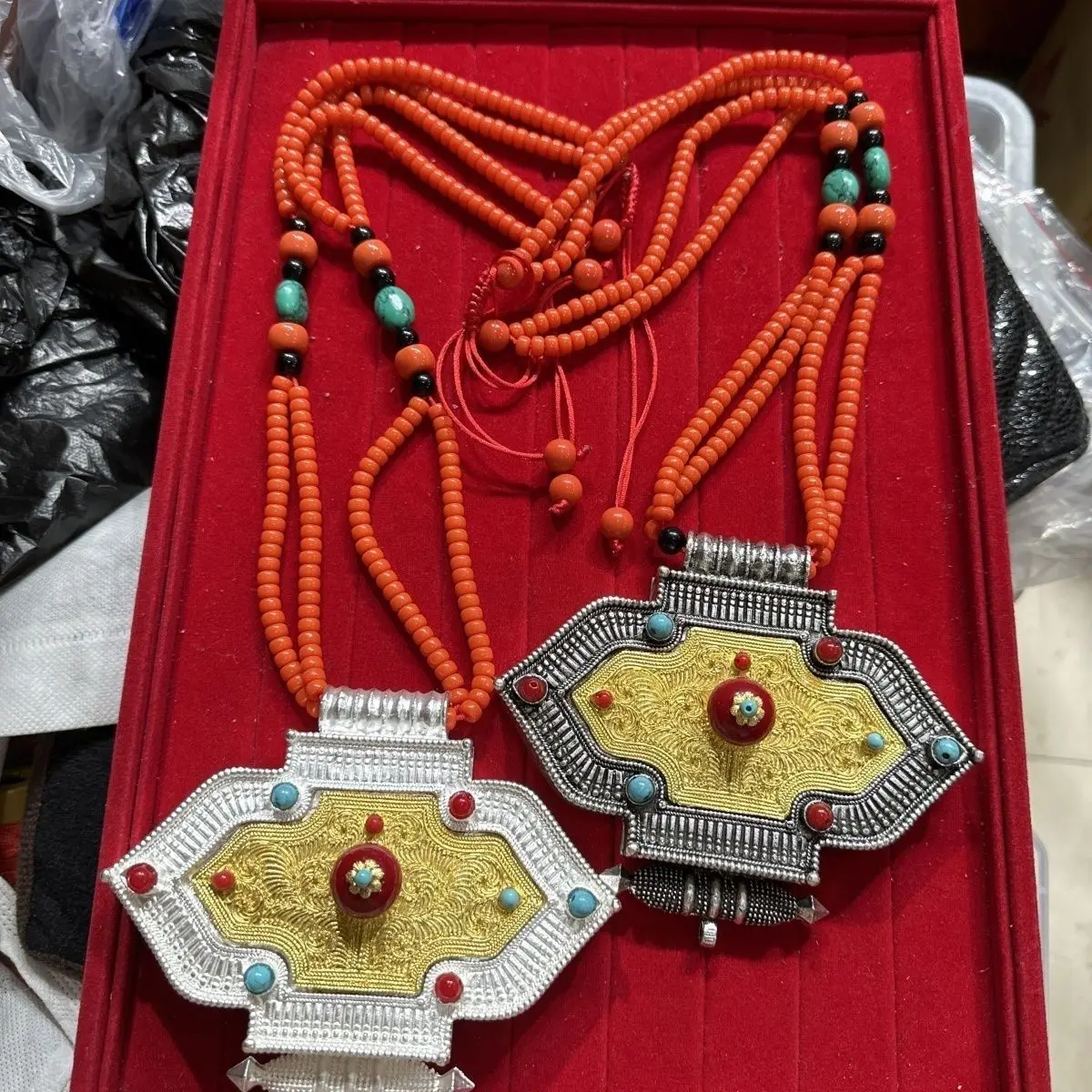 Tibetischer tibetischer tibetischer Schmuck, um mir Fu Ga House Box High-End-Hals dominant zu schützen Image