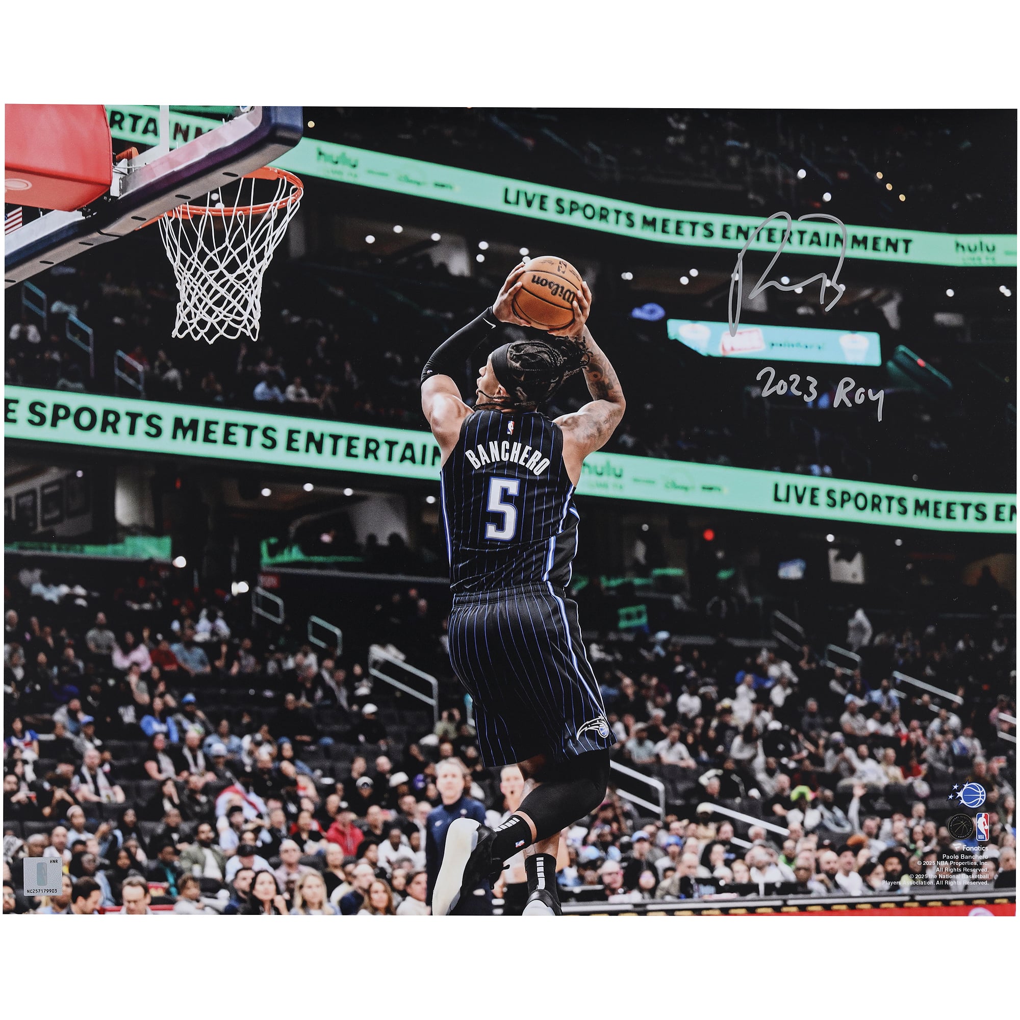 Photo dédicacée de Paolo Banchero (Orlando Magic) - Dunk contre les Wizards (40,6 x 50,8 cm) avec inscription « Recrue de l'année 2023 ». - No Gender Taille: No Size