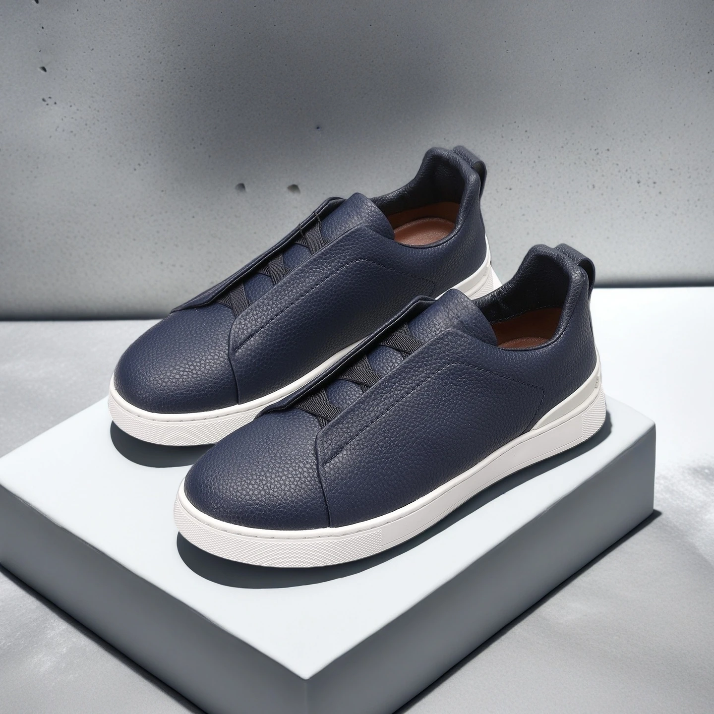 Luxusmarke Herrenschuhe Handgefertigte Casual Sneakers Business Slip-on Schuhe Rutschfeste Atmungsaktive Sportschuhe Loafer Urlaubsgeschenke Image