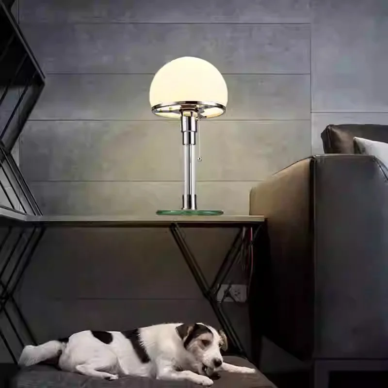 Bauhaus Schreibtischlampe Nordic I-Glas Moderne minimalistische Wohnzimmer Sofa Dekoration dänische klassische Schlafzimmer Nachttischlampe