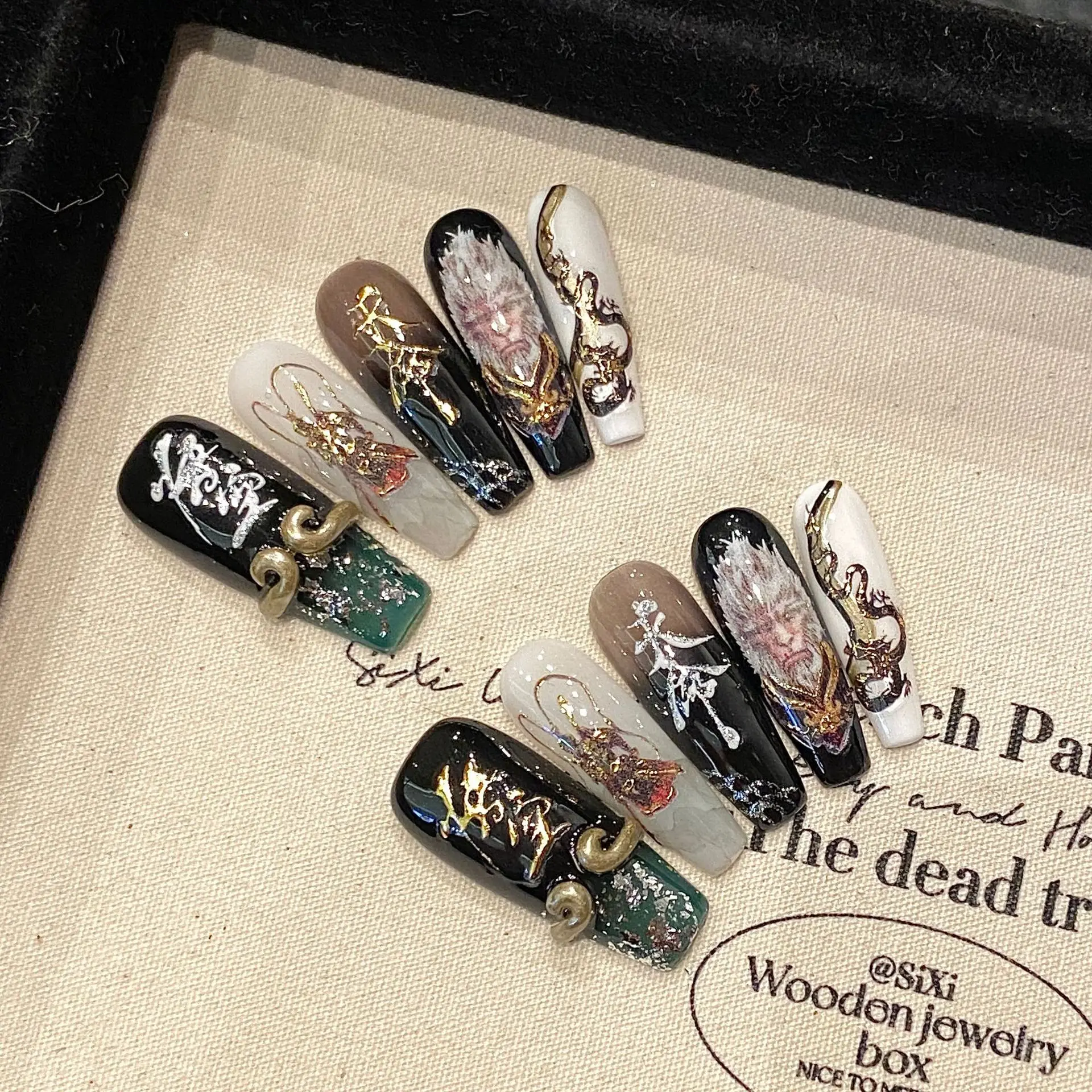 Handgemachte Press on Nails WU KONG Monkey Print Fake Nails Wearable Full Cover European Long Ballet Coffin False Nail Patches Image