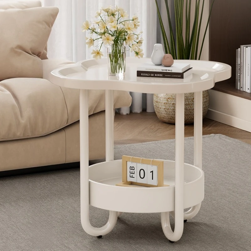 Cremefarbener kleiner Beistelltisch, Couchtisch, schlicht, modern, Wohnzimmer, Sofa, kleiner Tisch, Mode, Persönlichkeit, Balkon, Kopfteil, Ecke Image