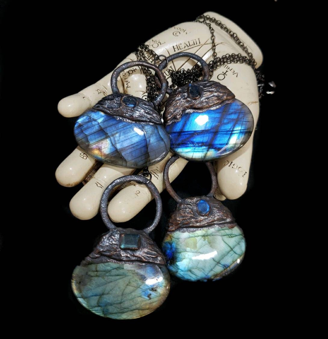 Ciondolo in labradorite, grande collana in labradorite, collana ovale in labradorite, collana in labradorite, gioielli vistosi.
