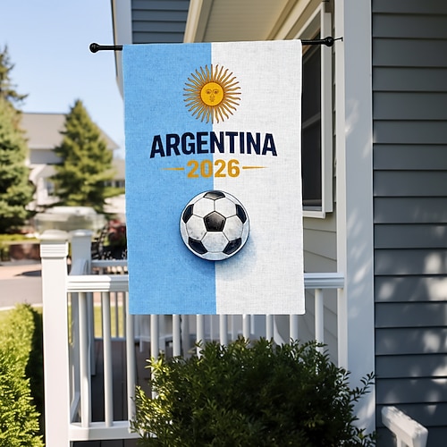 Gartenflagge mit Argentinien-2026-Fußballmotiv, die die argentinische Sonne und den Schriftzug „Argentinien 2026" mit einem Fußball zeigt – tolle Gartendekoration für Fans. Image