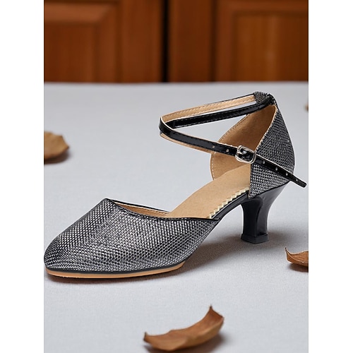 Professionelle Glitzer-Mesh-Tanzschuhe für Damen mit goldenen Metallic-Akzenten und verstellbarem Knöchelriemen für Standard- und Lateintänze Image