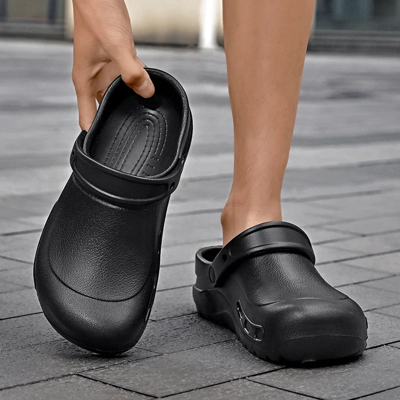 2026 Neue Modische Herrenschuhe Pantoffeln für Männer und Frauen Sommer Rutschfeste Hausschuhe Gartenschuhe Indoor Slip-On Schlichte Schuhe