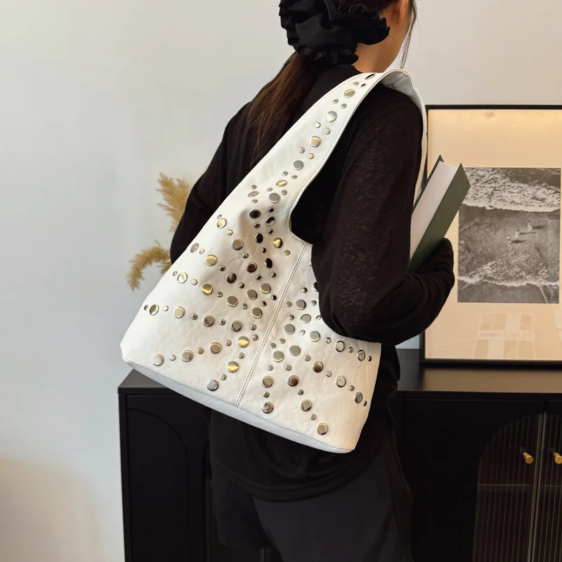 Borsa a Spalla Tote da Donna 2026 Nuova Collezione Trendy Street Style con Rivetti a Pois Borsa a Mano Casual Monocolore per Donna