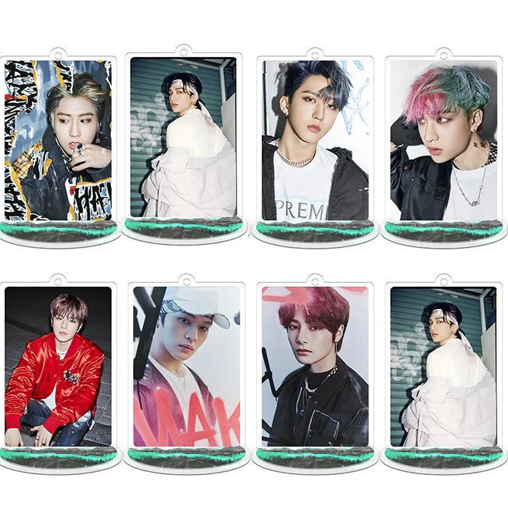 Trendy Boy Band Fotoalbum Stand Lee Know Celebrity Acryl Plaque Desktop Kreative Ornament Simulation Charakter Design Geschenke Image