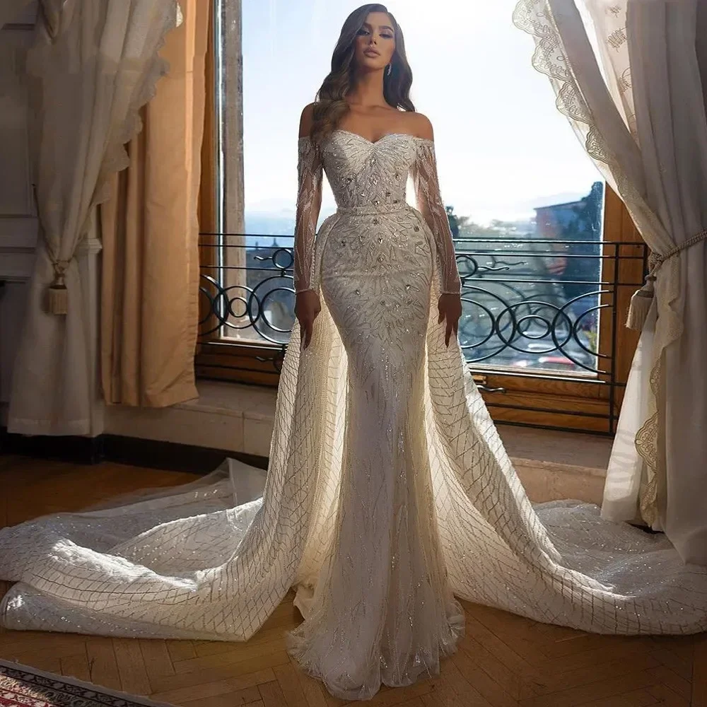 Elegantes Satin-Perlen-Meerjungfrau-Hochzeitskleid, schulterfrei, langärmelig, Kristall-Brautkleid, abnehmbares Schleppe-Kleid, individuell gestaltet Image