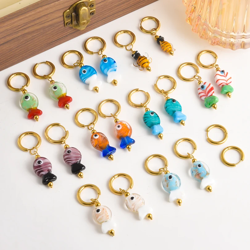 1 paar Dopamin Sommer Meer Glas Fisch Anhänger Aretes Mujer Edelstahl Trendy Nette Tier Biene Y2K Mädchen Hoop Ohrringe schmuck Image