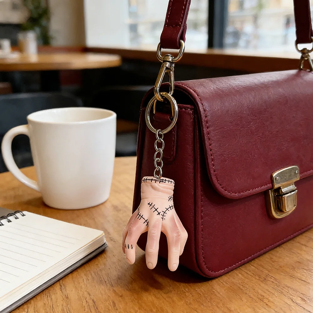 2026 Neue Mode-Taschenaccessoires: Der Horror-TV-Schlüsselanhänger „Mike und Demogorgon“ mit Schnüren und Seil – Geburtstagsgeschenk für Mädchen Image