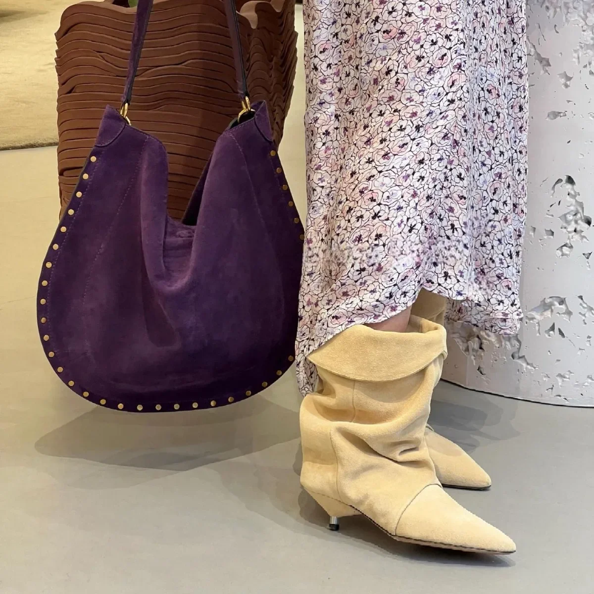 Nischenleder, spitzer Zehenbereich, dünner Absatz, kurze Stiefel, Herbst- und Winter-Lederflorstiefel, mittelhohe Stiefel, Westernstiefel, weiche Lederstiefel