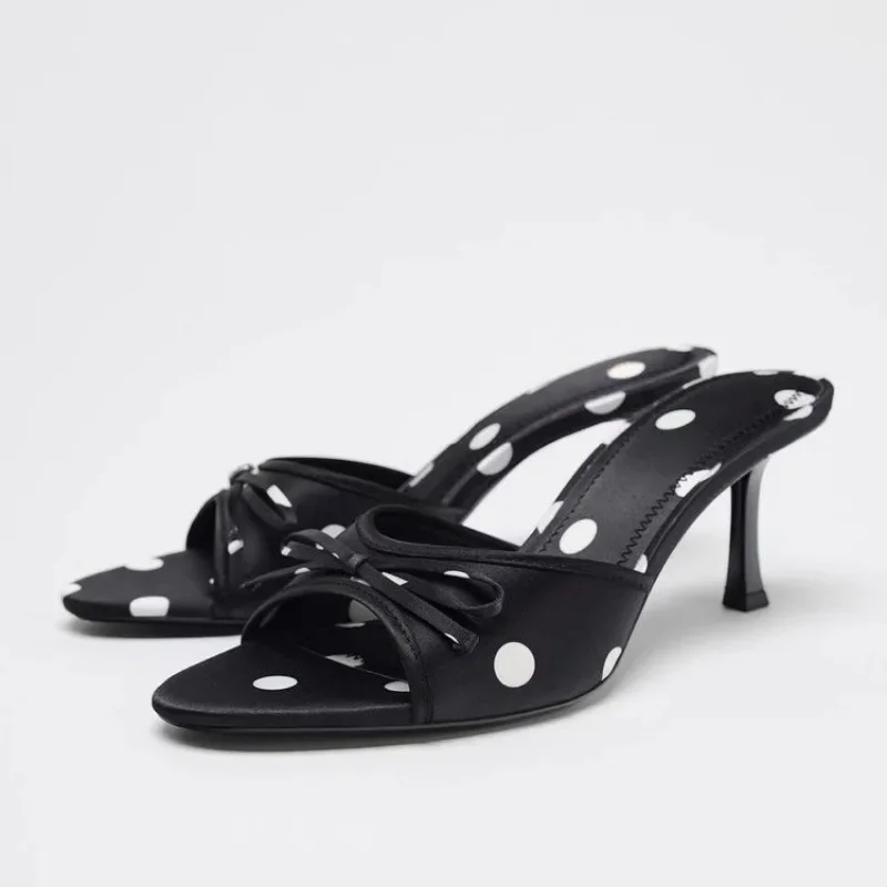 Retro schwarz gepunktete Seide High Heel Hausschuhe für Frauen Oberbekleidung Mode Schleife Leder Sommersandalen Komfort offene Zehen Damenschuhe