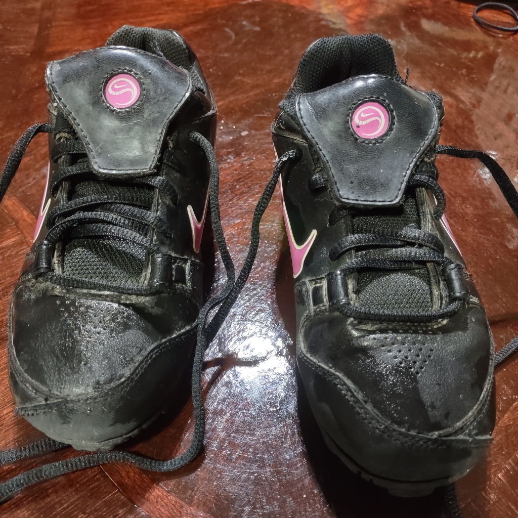 Nike Shoes | (Sh78) Nike. Youth, Black/Pink Nike Cleats Size 1y. | Color: Black/Pink | Size: 1y