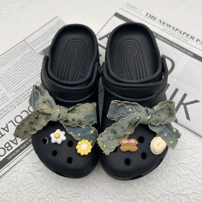 Modische Distressed Denim Schleifen Y2K Schuh-Charms Set Sommer 2026 Punk Star Clogs Sandalen Accessoires Damenschuh-Dekorationen