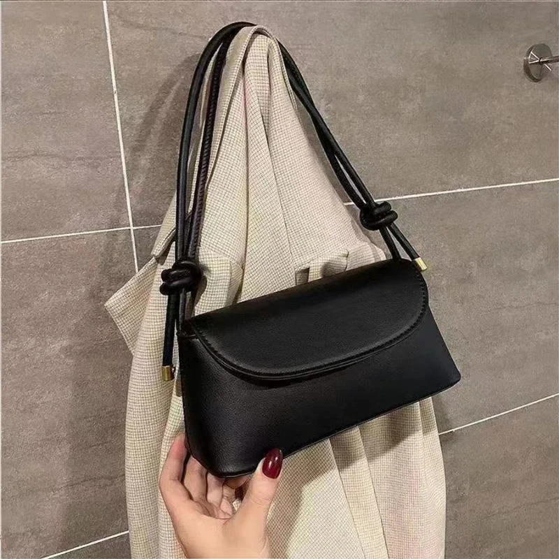 NEUE Damenmode Einfache französische One-Shoulder-Umhängetasche in Uni-Farbe, modische Unterarmtasche aus PU-Leder, kleine quadratische Tasche Image