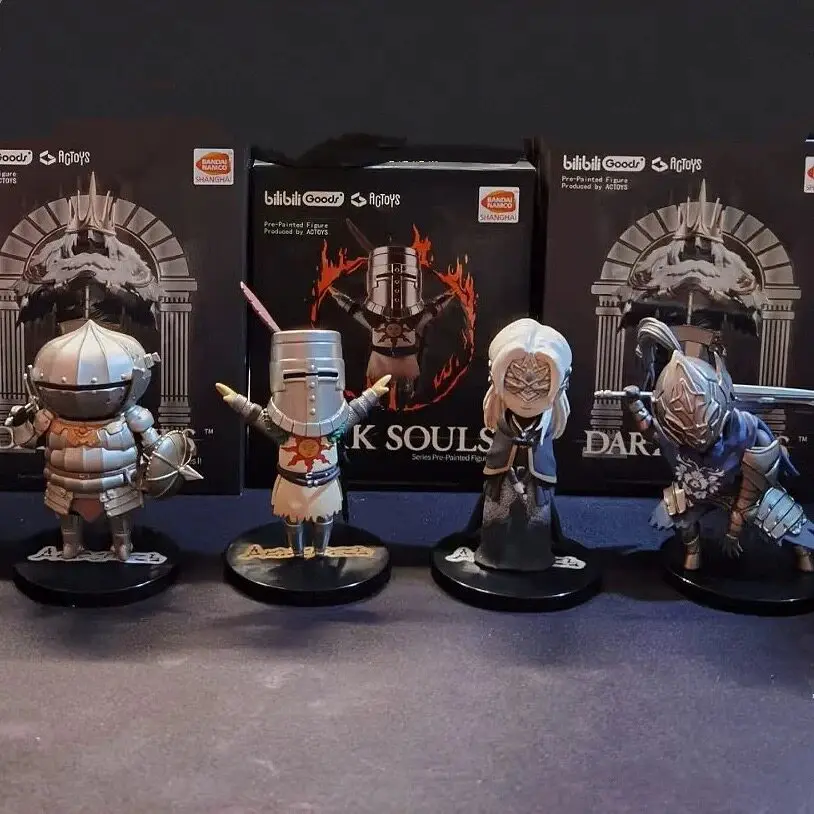 Dark Souls Q-Version Anime Actionfiguren-Set - Solaire Artorias Ornstein & Fire Keeper Puppen für Anime-Figurensammler und Image