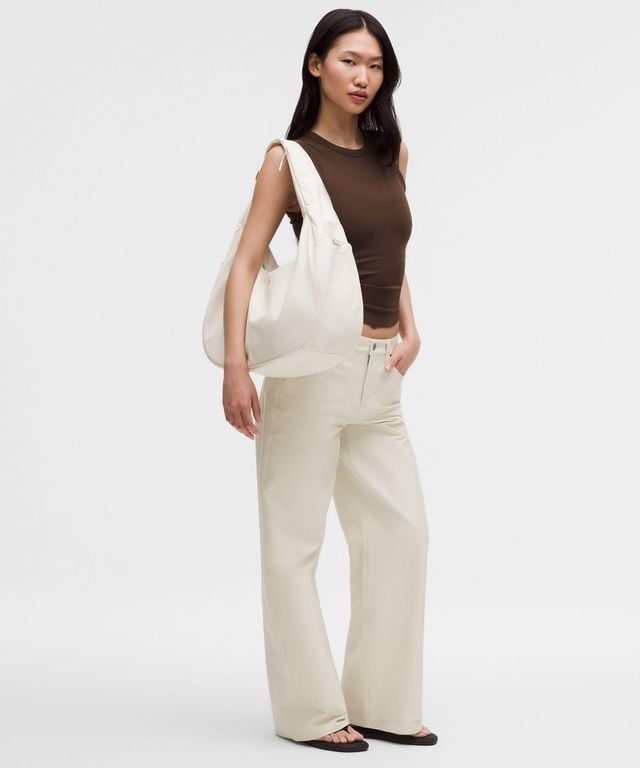 City Essentials Oversized Shoulder Bag 18L - White - lululemon athletica Messenger