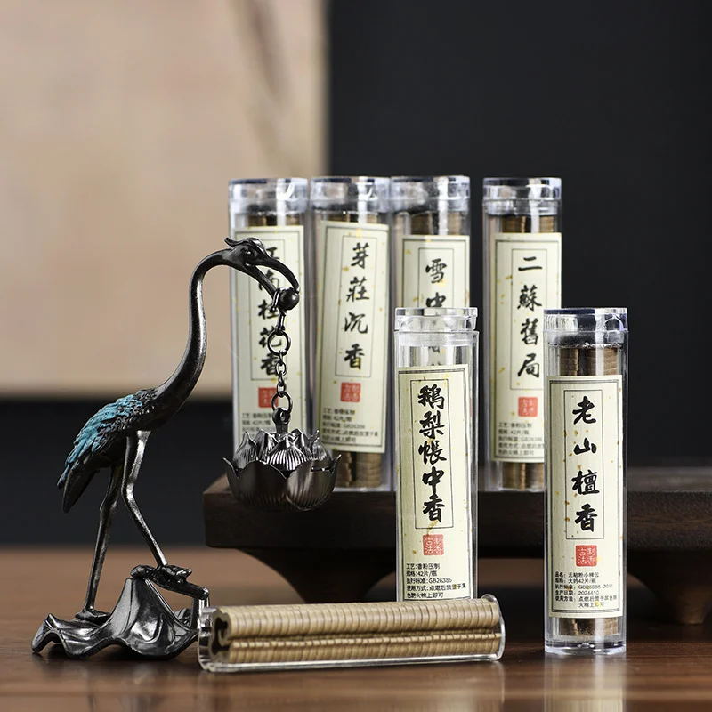 Bruciatore d'incenso a forma di gru e set di 5 tubi di incenso naturale a disco, include 5 fragranze: Legno di Agar, Pera d'Oca, Sandalo e Ambra Grigia