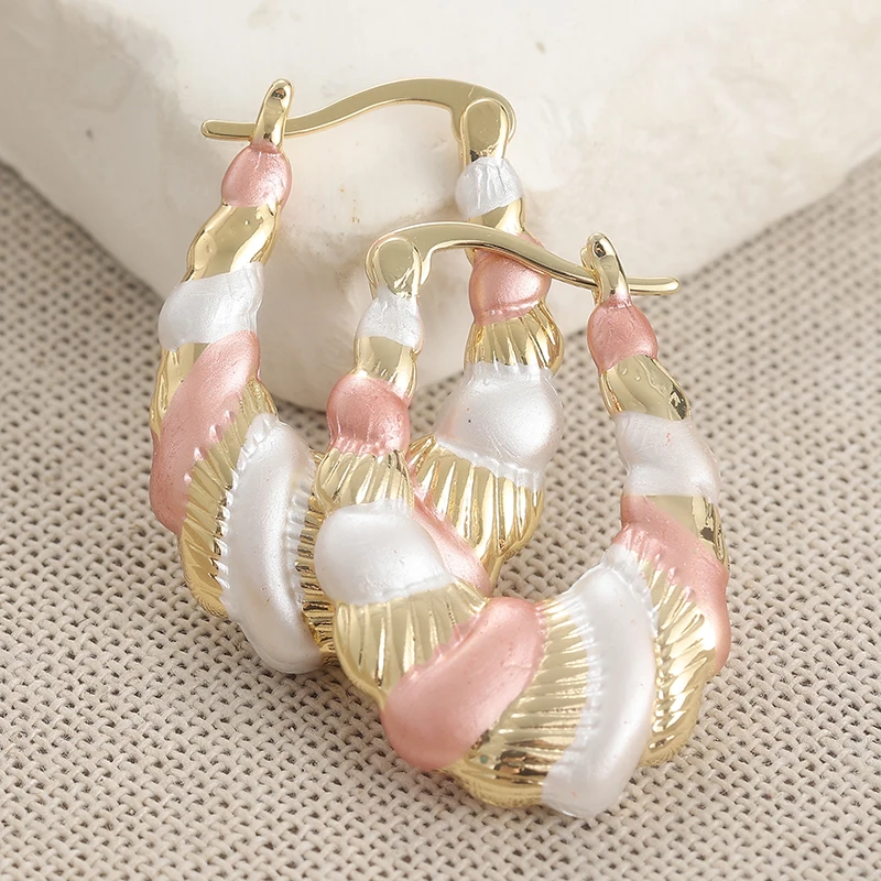 Exquisite dreifarbige Creolen für Damen, extravagant, mit Persönlichkeit, Ohrschmuck, temperamentvoll, für Bankette, Schmuckgeschenk Image