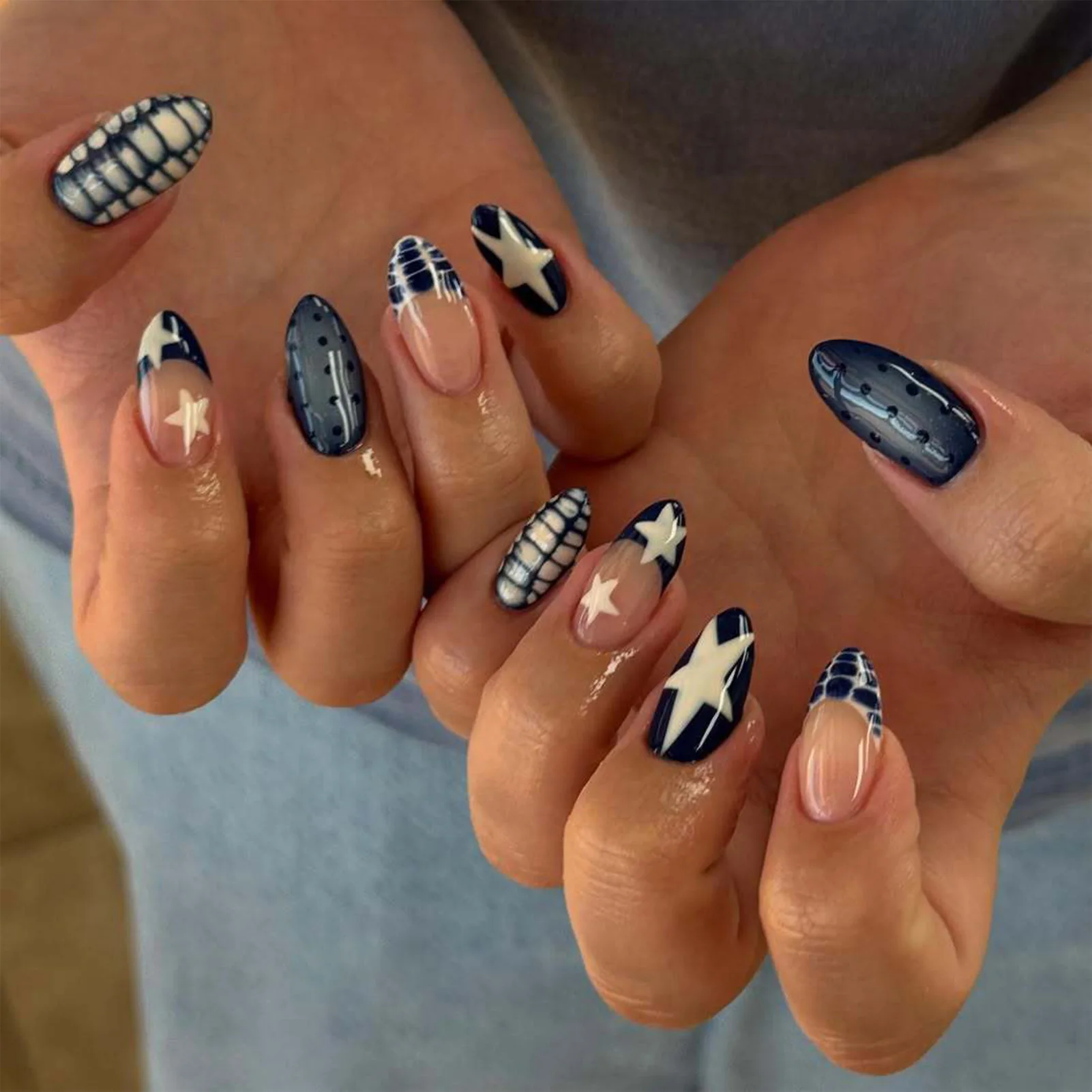 24 Stück Press-On-Nägel mit Sternenmuster, blaue French-Tips, künstliche Nägel für den täglichen Gebrauch, Party, Festival Image