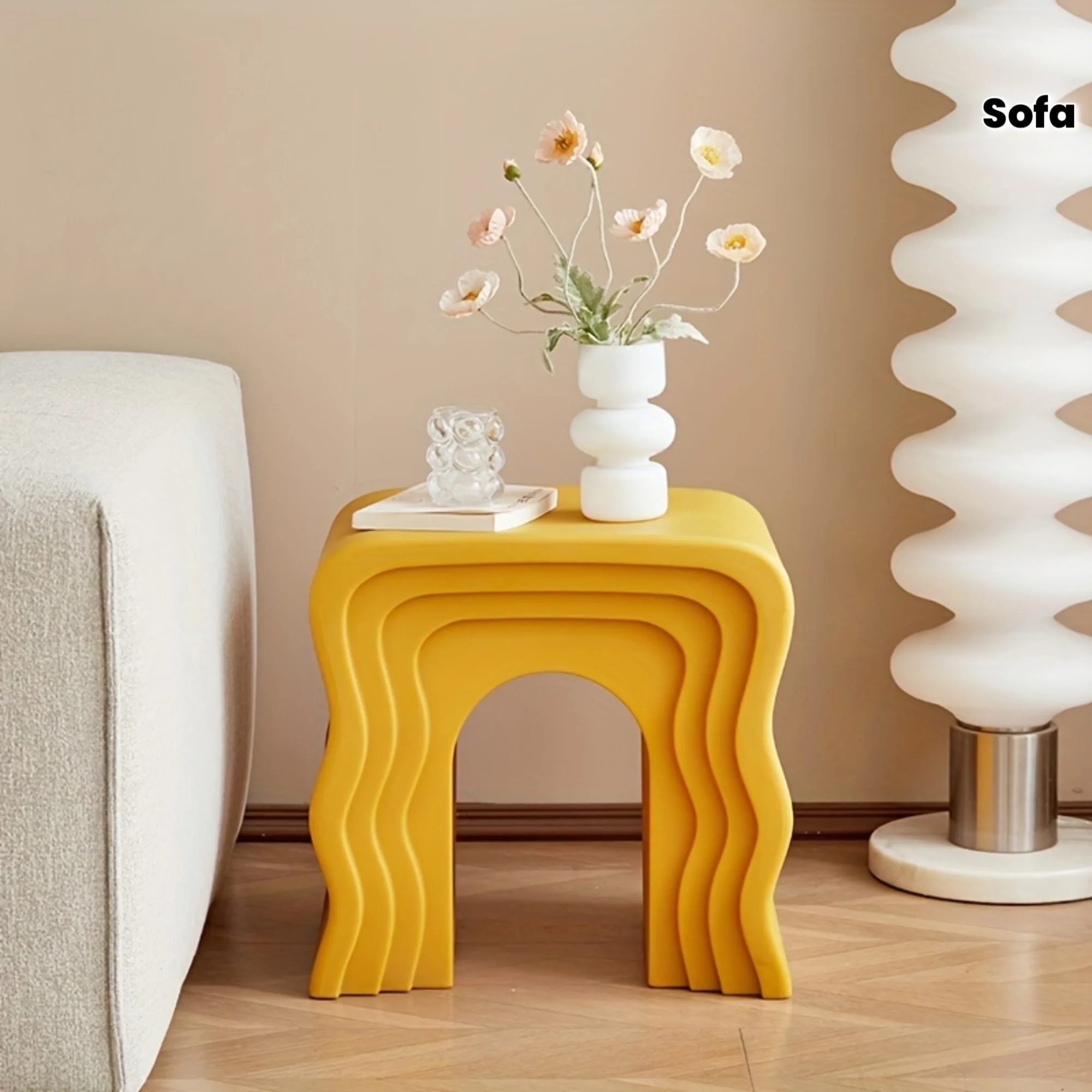 Cremefarbener Kreativer Sofa-Beistelltisch, Minimalistischer Moderner Welliger Couchtisch für Wohnzimmer und Schlafzimmer