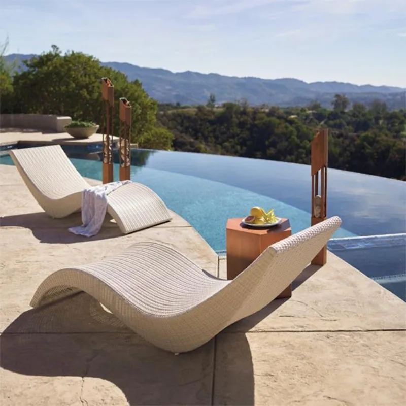 Outdoor-Rattan-Loungesessel, Rattan-Stuhl, Nickerchen, Einzelstrand, Pool, Balkon, Zuhause, wasserdichter Sonnenschutz mit Sonnenschirm, Freizeitbett