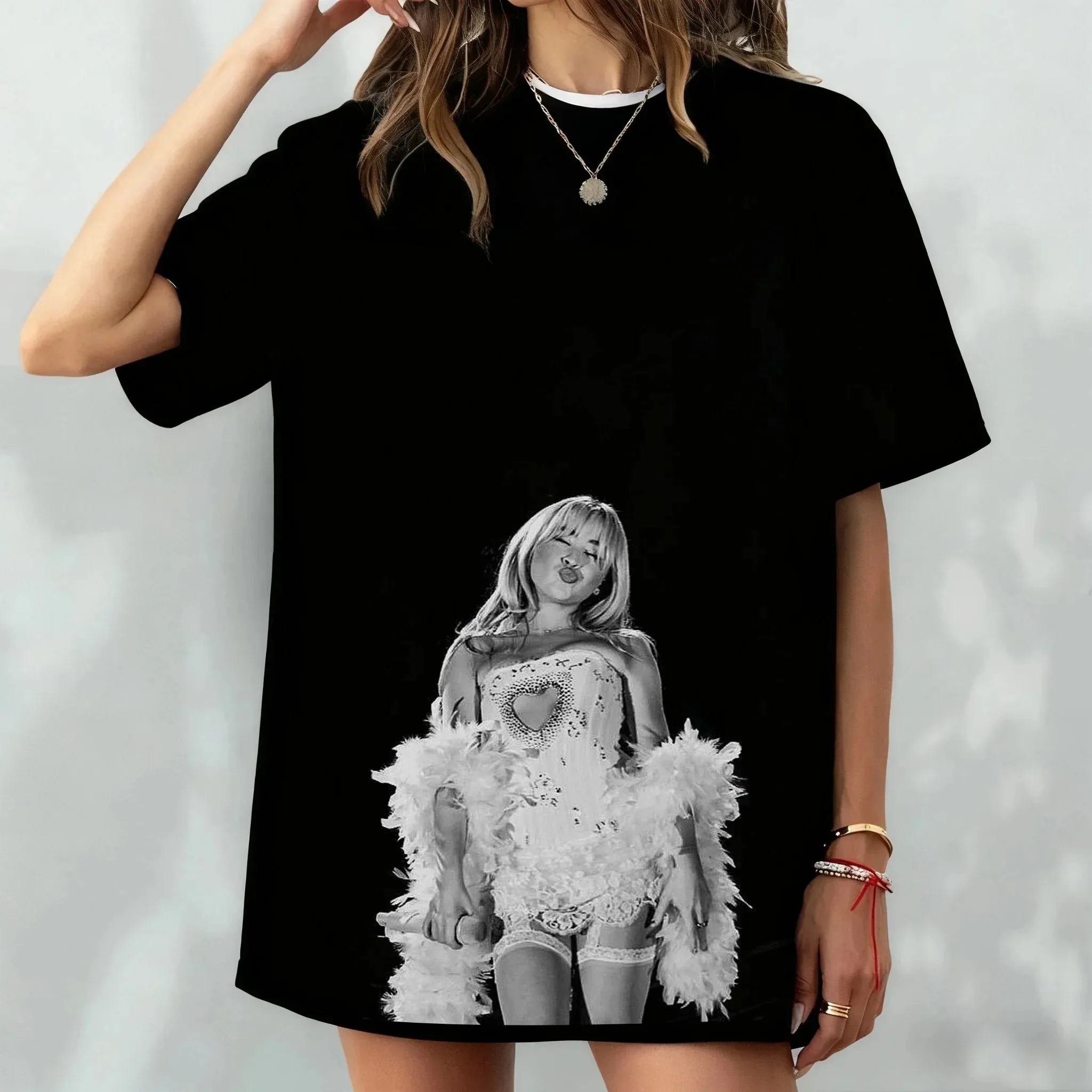 Bestseller Sabrina Carpenter Grafik-Print T-Shirt für Männer und Frauen Baumwolle Mode Harajuku Gothic Lässiges Oversize-Oberteil Sommer Neue T-Shirts