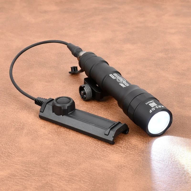 WADSN SF M600 M600DF Taktische Taschenlampe, 1400 hohe Lumen, weiße LED-Lampe, Scout-Licht, passend für 20 mm Picatinny-Schiene, Airsoft-Zubehör Image