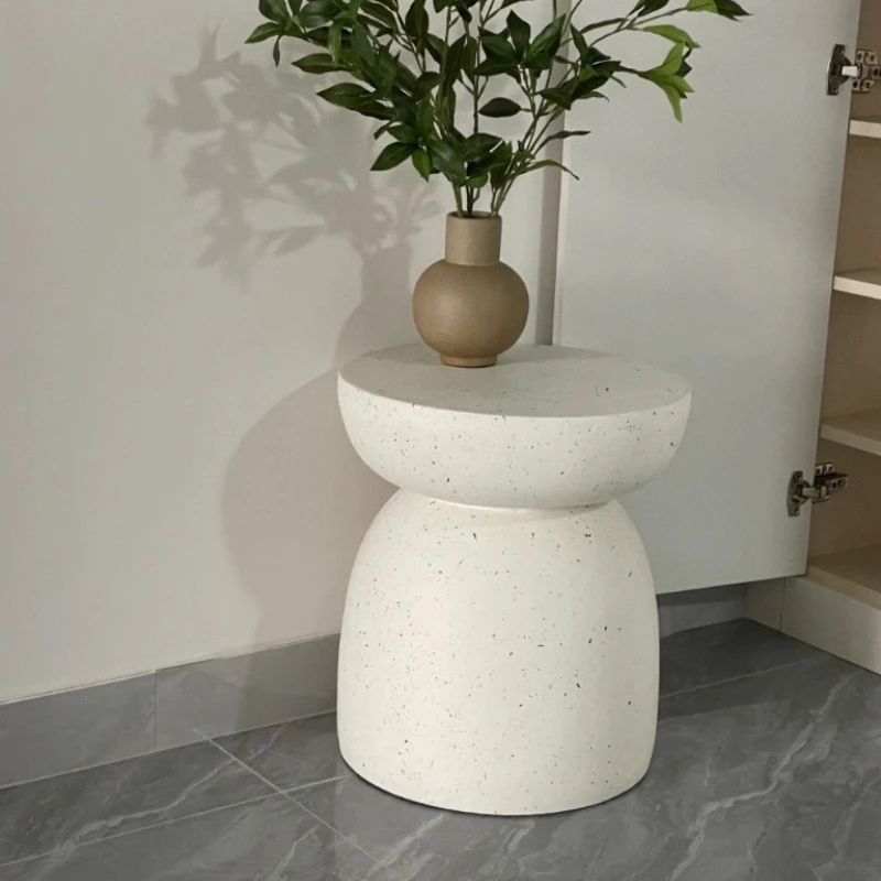 Skandinavischer Designer-Beistelltisch Kleiner Runder Couchtisch Ins-Endtisch für Wohnzimmer Minimalistische Moderne Möbel für Ferienwohnungen