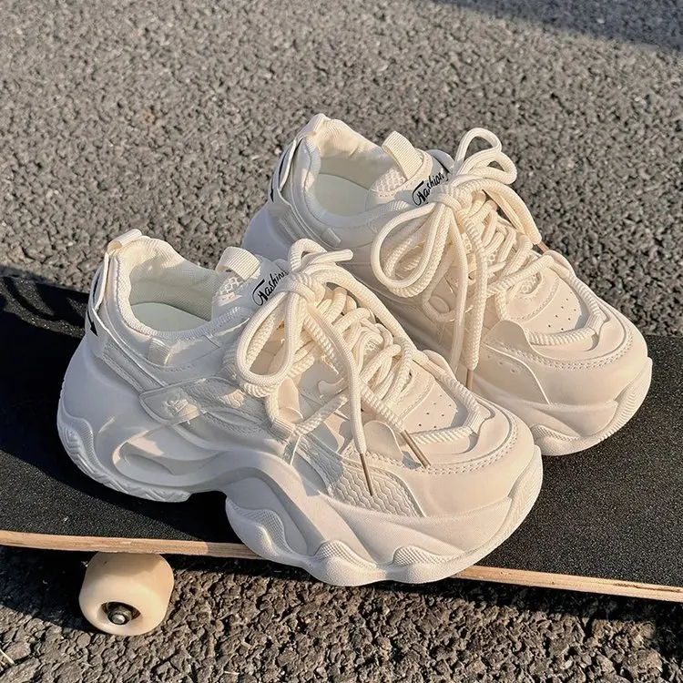 Dad Shoes Damen 2026 Frühjahr/Sommer Neu Beliebte Plateau-Schuhe Weiße Freizeitschuhe Sportliche Flache Schuhe