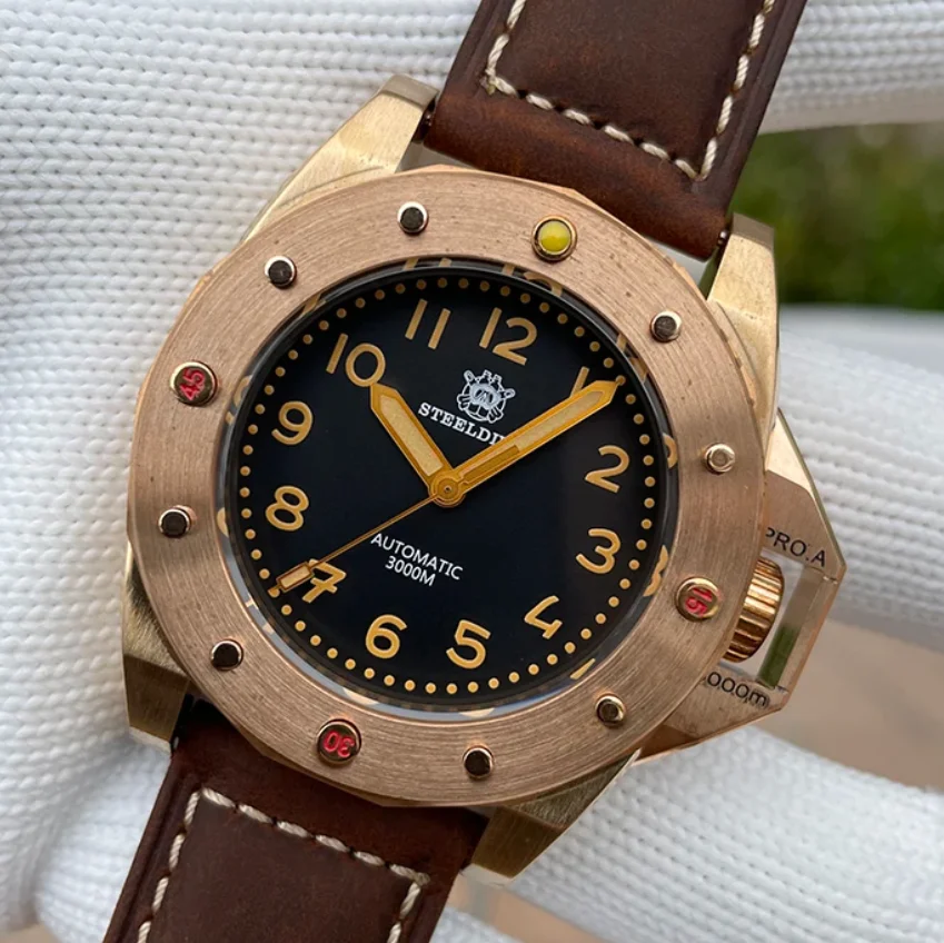 Steeldive Herren-Automatikuhr, 45,6 mm, Bronze, mechanische Armbanduhr, Taucheruhr, 300 Bar, wasserdicht, C3, leuchtender Saphir, NH35, Militär Image
