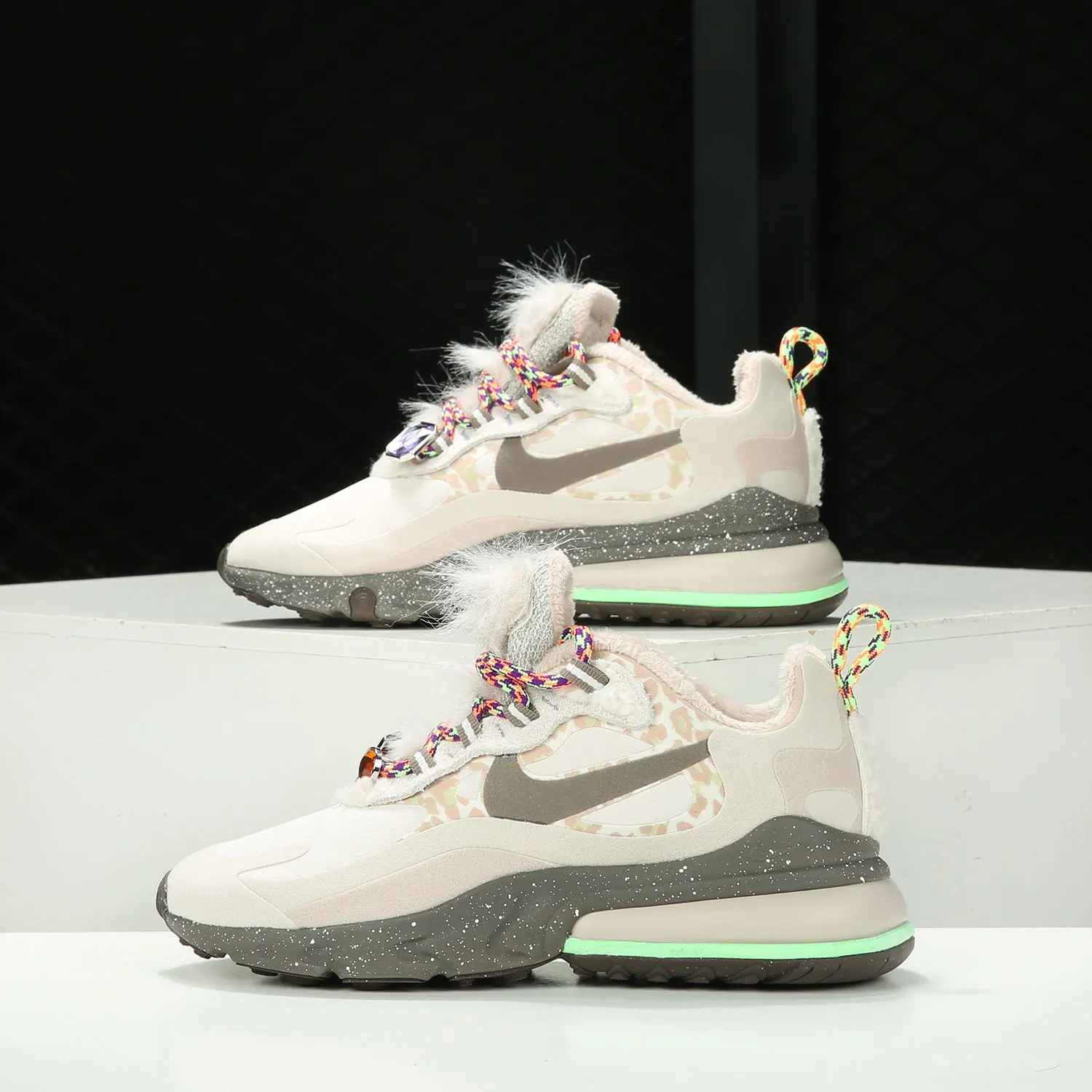 Nike Original AIR MAX 270 REACT gepolsterte Trainingslaufschuhe für Damen DC3277-181 Image