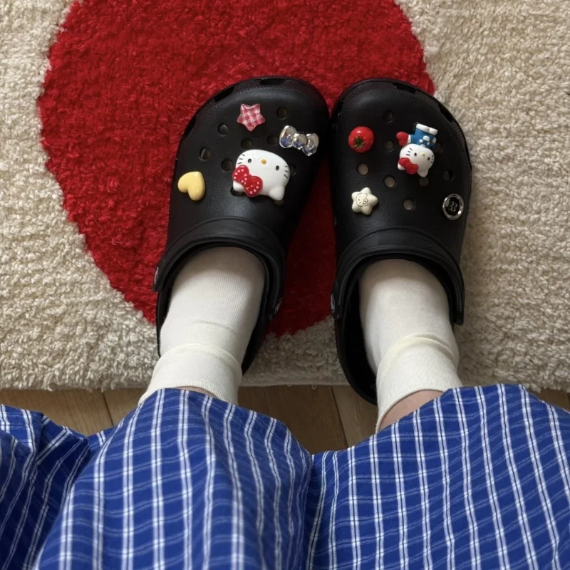 8-teiliges Kawaii Hello Kitty Tomaten-Herz Kariertes Sternchen Schuh-Charms-Set Niedliche Schuhdekorationen für Clogs Sandalen Mädchen Geschenke