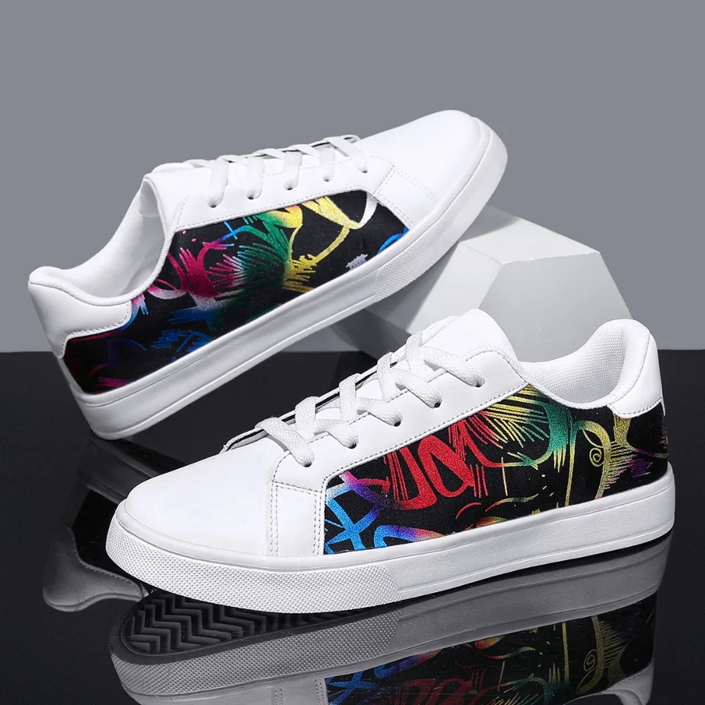Y2K 2026 Neue Herren Graffiti-Print Sneakers Bunte Lässige Weiße Schuhe Atmungsaktive Canvas-Skateschuhe für Streetwear Sommer