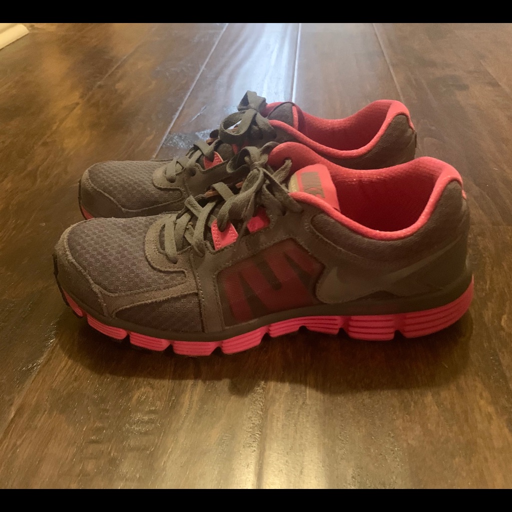 Nike Shoes | Women’s Nike Tennis Shoes | Color: Gray/Pink | Size: 10