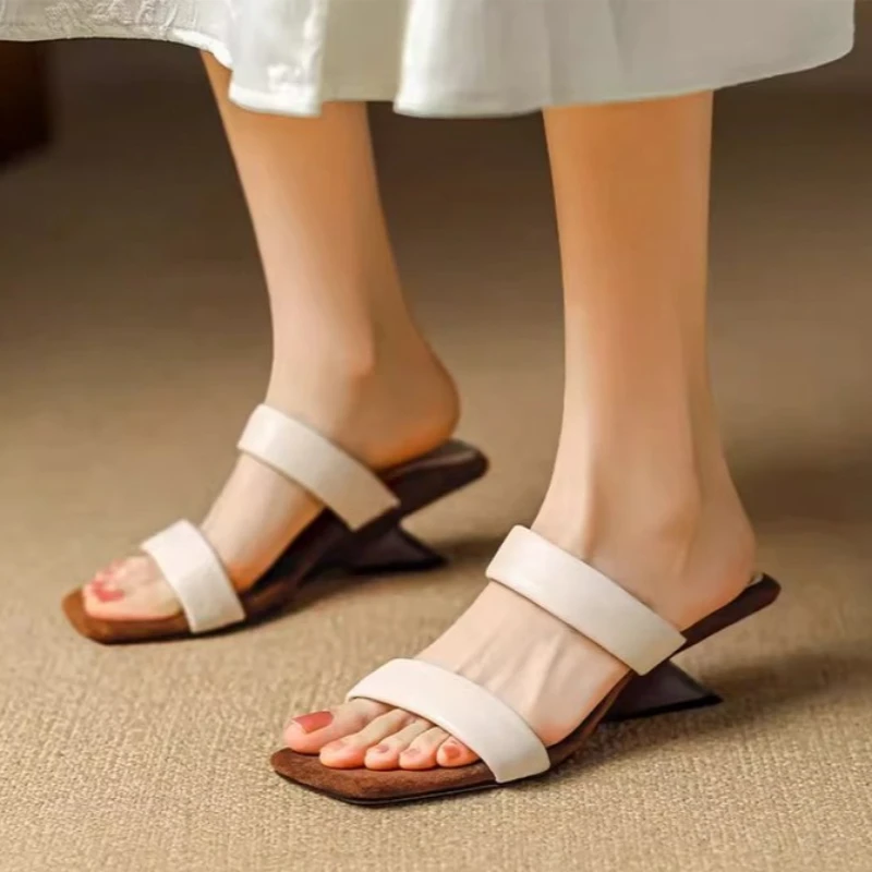 Hochhackige Damen-Pantoletten Modische Keilabsatz-Schuhe Eckige Spitze Designer-Sandaletten Elegante Pumps für Festliche Anlässe Zapatos für Damen Image