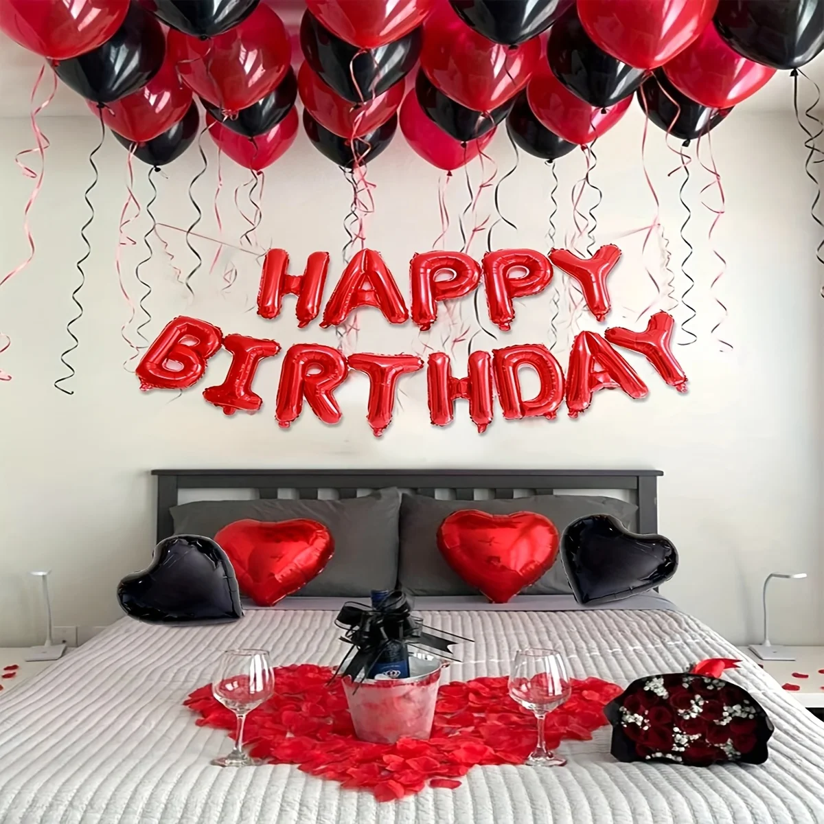 Rotes und schwarzes herzförmiges Ballon-Set aus Aluminiumfolie mit Happy Birthday-Ballons für romantische Raumdekoration auf Geburtstage Image