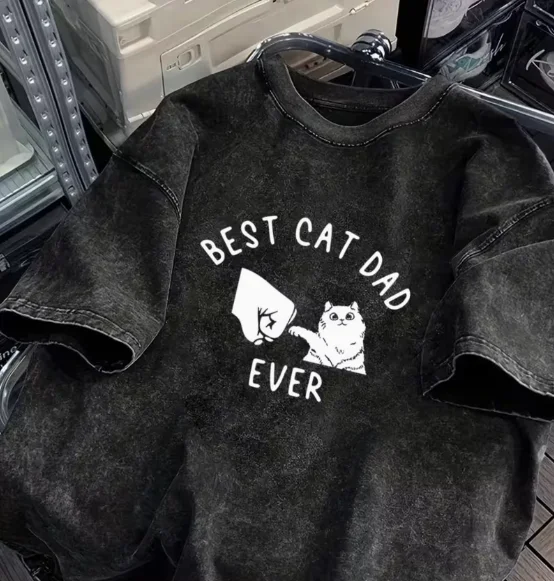 Retro Washed Black T-Shirt, locker sitzend, Unisex, Retro-Print, kurzärmelig, Rundhalsausschnitt, mit „Best Cat Dad“-Muster