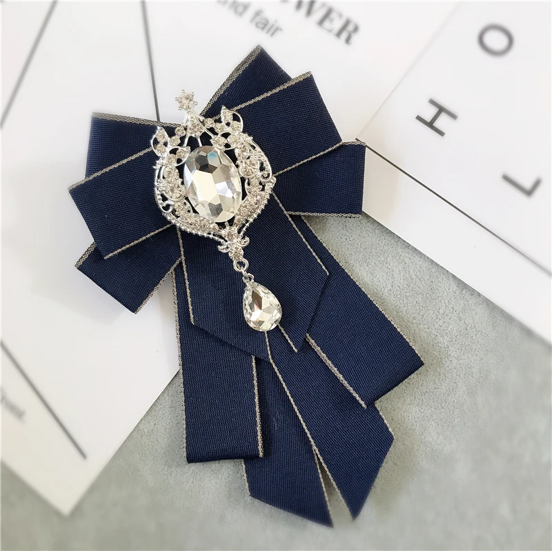 Modische Große Schleifenkrawatte mit Kristallquaste und Brosche für Damen, Vintage Eleganter Kostümschmuck, Kragen-Anstecknadel in Rot und Blau