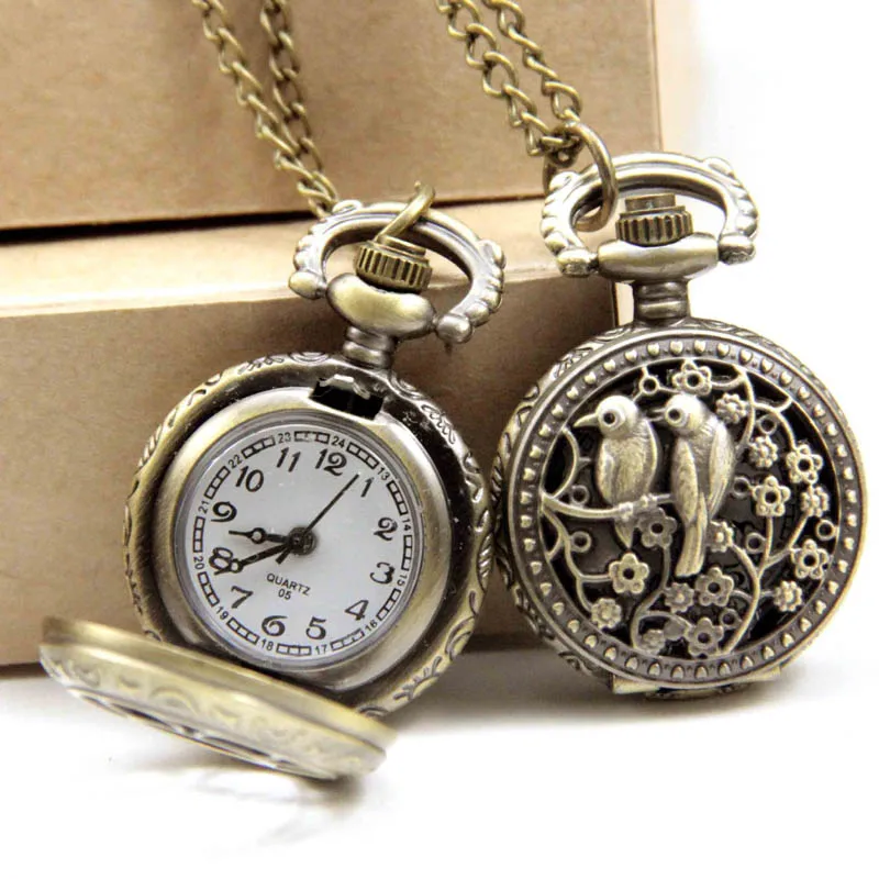 Mode Doppel Elstern Hohl gravur Vintage Taschenuhren Quarz werk Vintage Taschenuhr auf Kette Skelett Uhr Image