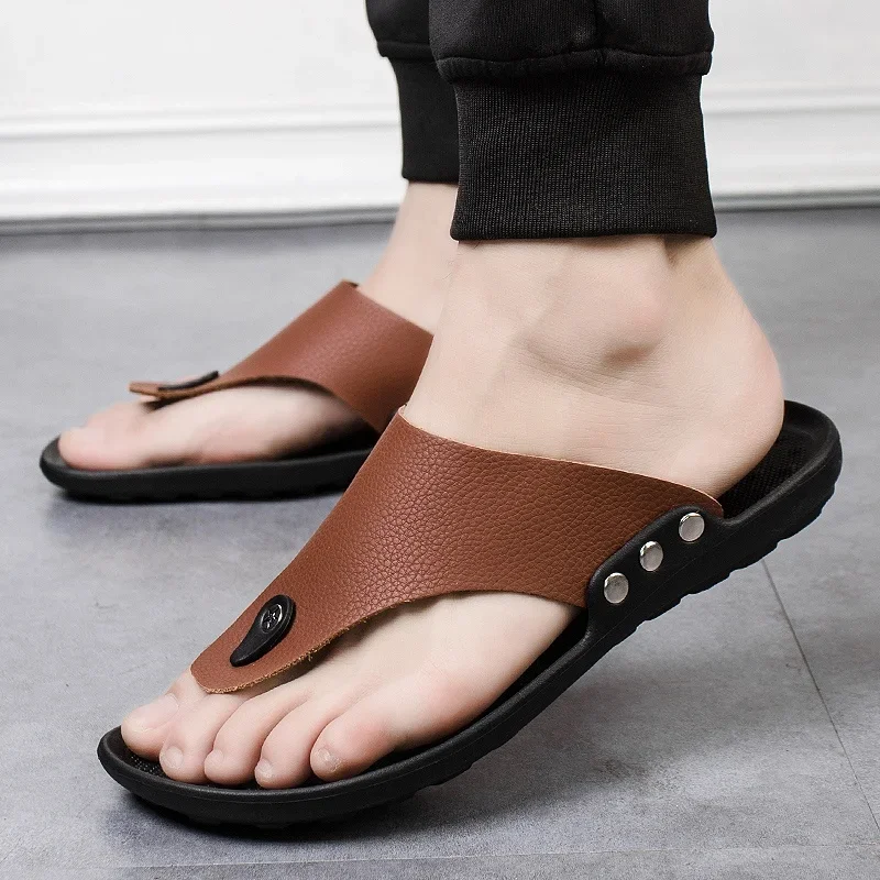 YRZL Sommer-Hausschuhe für Herren, Flip-Flops für Herren, Strand-Hausschuhe, braune Sandalen, bequeme Schuhe, rutschfeste Badezimmerschuhe, Herrenschuhe