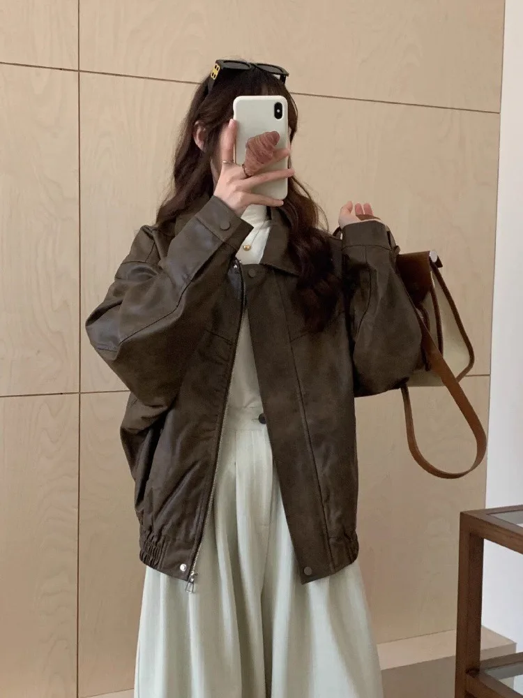 Leder-Trenchcoat für Damen Reißverschluss-Jacke Modische Damenjacke Braune Damen-Kunstlederjacke Luxuriöse Damen-Motorrad-Bikerjacke Image