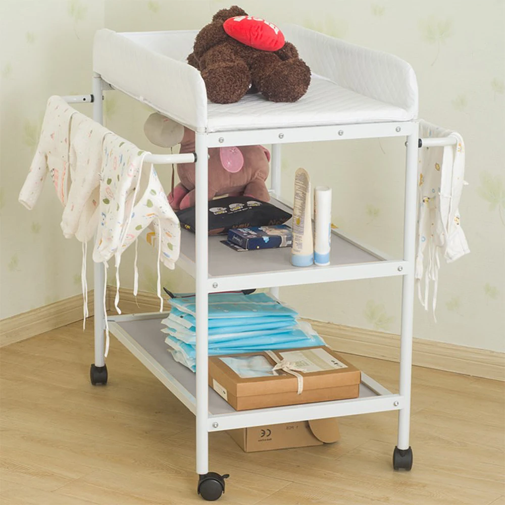 Wickelkommode mit verstellbarer Regalbreite: 48 cm, Wickeltisch mit 4 Rollen, feststellbar, praktisch, mit 2 Regalen, Sicherheitsgurt, Weiß